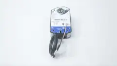 JOHNSON CONTROLS M9208-BAA-3 SPRING-RETURN ROTARY VALVE ACTUATOR 70IN-LBS 120VAC