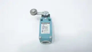 HONEYWELL GLCB01A1B LIMIT SWITCH W/ ROLLER ARM 300V-AC