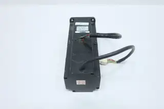 YASKAWA SGM-08AW16DP SERVO MOTOR 200V-AC 3000RPM 750W 2.39NM