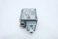 SQUARE D 9012 GAW-6 PRESSURE SWITCH 600V-AC 5-250PSI