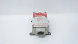 NAMCO EA170-21100 SNAP-LOCK LIMIT SWITCH 125/250/480/600V-AC