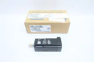YASKAWA SGM7J-01A7D6C SERVO MOTOR 100W 3000RPM 0.318NM 200V-AC 3PH