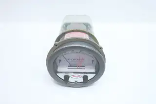 DWYER 3000-00 C PHOTOHELIC PRESSURE SWITCH GAUGE 0-0.25IN-H2O