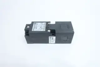 TELEMECANIQUE XSC-H207629H7 INDUCTIVE PROXIMITY SWITCH 15-58V-DC