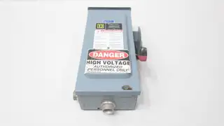 SQUARE D H221NRB FUSIBLE DISCONNECT SWITCH 30A AMP 120/240V-AC 125/250V-DC 2P