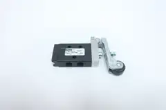PARKER 414211000 PNEUMATIC FLOW CONTROL VALVE W/ ROLLER 150PSI 1/8IN NPT