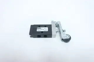 PARKER 414211000 PNEUMATIC FLOW CONTROL VALVE W/ ROLLER 150PSI 1/8IN NPT