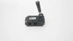 PARKER 524811000 MANUALLY OPERATED DIRECTIONAL CONTROL VALVE 150PSI 1/4IN NPT