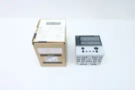 AZBIL SDC36 C36TR0UA22D0 TEMPERATURE CONTROLLER 100-240V-AC
