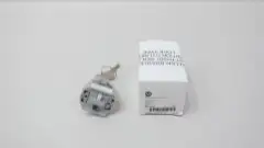 ALLEN BRADLEY 800T-H3207 SELECTOR SWITCH 2 POS