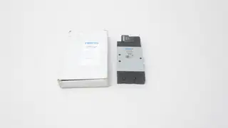 FESTO CPE18-M1H-5L-1/4 PNEUMATIC SOLENOID VALVE 1/4IN NPT 24V-DC 2.5-10BAR