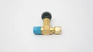 SWAGELOK B-4JN1 BRASS NEEDLE VALVE 1/4IN TUBE