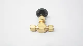SWAGELOK B-1RS4 BRASS NEEDLE VALVE 3000PSI 1/4IN TUBE