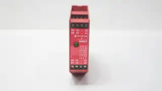 ALLEN BRADLEY MSR5T 440R-B23020 GUARDMASTER SAFETY RELAY 24V-AC/DC