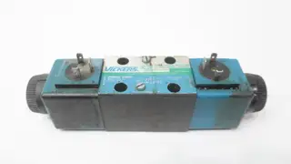 VICKERS DG4V-3S-2N-M-U-B5-60 HYDRAULIC DIRECTIONAL CONTROL VALVE 120V-AC 5000PSI