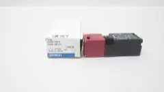 OMRON D4DS-35FS SAFETY DOOR SWITCH 400V-AC