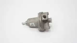 FISHER 67SS PRESSURE REDUCING REGULATOR VALVE 1/4IN NPT 400PSI 0-20PSI