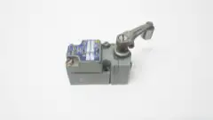 SQUARE D 9007C52B2 LIMIT SWITCH W/ ROLLER ARM 600V-AC