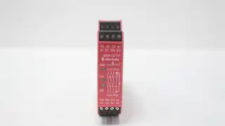 ALLEN BRADLEY MSR127TP 440R-N23132 GUARDMASTER SAFETY RELAY 24V-AC/DC