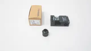 SCHMERSAL AZ16ZVK-M20 SAFETY INTERLOCK SWITCH 600V-AC