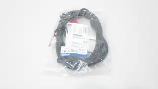 OMRON D4GS-N3T-5 SAFETY DOOR SWITCH 240V-AC