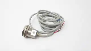 OMRON TL-X10E2 CYLINDRICAL SHIELDED INDUCTIVE PROXIMITY SWITCH 10-40V-DC