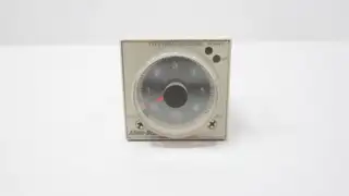 ALLEN BRADLEY 700-HRM12TA17 TIME DELAY RELAY 100-240V-AC