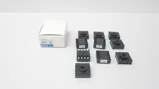 BOX OF 10 OMRON P3G-08 8-PIN PLUG-IN SOCKET PLUG-IN RELAY 250V-AC