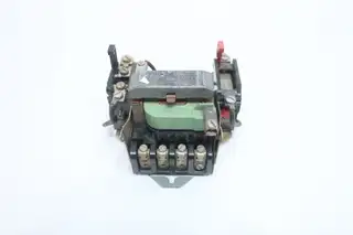 GENERAL ELECTRIC GE CR106C0 CONTACTOR SIZE 1 10HP 100V-AC