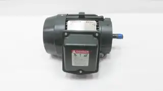 TOSHIBA Y152SDSR42A-P AC MOTOR 143TC 1.5HP 3490RPM 7/8IN 230/460V-AC 3PH