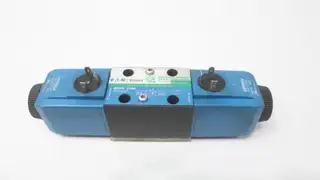 VICKERS DG4V-3S-6C-M-U-H5-60 HYDRAULIC SOLENOID VALVE 24V-DC 5000PSI