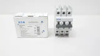 MOELLER FAZ-D5/3-NA XEFFECT CIRCUIT BREAKER 5A 480V-AC 3P