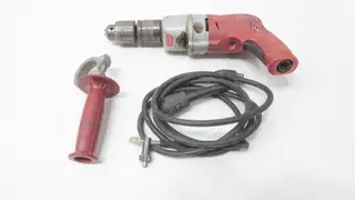 MILWAUKEE 5370-1 MAGNUM CORDED HAMMER DRILL 120V-AC 0-2500RPM 1/2" WITH CASE