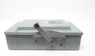 SQUARE D HU-363 NON-FUSIBLE DISCONNECT SAFETY SWITCH 100A AMP 600AC/V-DC 3P