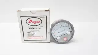DWYER 2010LT MAGNEHELIC DIFFERENTIAL PRESSURE GAUGES 4IN 1/8IN 0-10IN-H2O