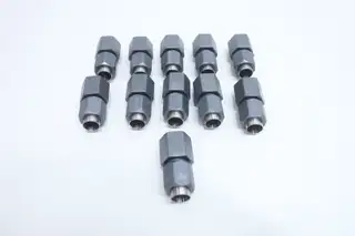 BOX OF 11 HY-LOK AFFC10T-04N FEMALE TUBE FITTING 1/2IN NPT 5/8IN FLARE