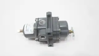 FISHER 67CFR-224 PNEUMATIC REGULATOR 250PSI 0-35PSI 1/4IN NPT