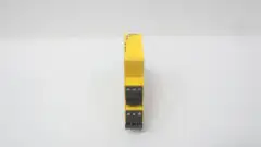 SICK UE10-2FG3D0 OUTPUT EXPANSION MODULE SAFETY RELAY 24V-DC