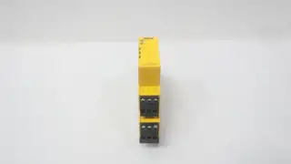 SICK UE10-2FG3D0 OUTPUT EXPANSION MODULE SAFETY RELAY 24V-DC