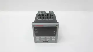 HONEYWELL DC3200-EE-000R-140-100000-09-0 1/4 DIN TEMPERATURE CONTROLLER 55C