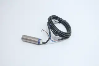 TELEMECANIQUE XS518B1MAL2 PROXIMITY SWITCH 24-240V-AC