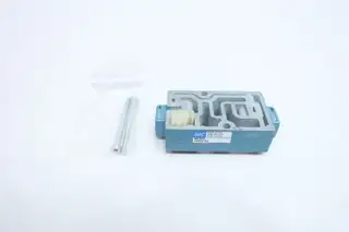 MAC FC82A-AA PNEUMATIC VALVE MANIFOLD