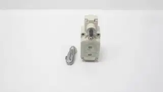 AZBIL 1LS-J550EC LIMIT SWITCH 125V-AC 30/125V-DC