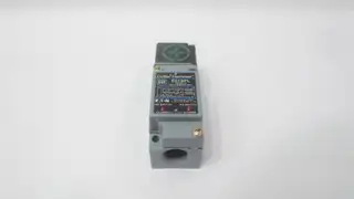 CUTLER-HAMMER E51PLS6 MODULAR LIMIT SWITCH INDUCTIVE PROXIMITY SENSOR 10-30V-DC