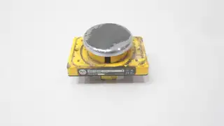 ALLEN BRADLEY 800P-F2CGA FLUSH-MOUNT PUSHBUTTON