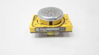 ALLEN BRADLEY 800P-F2CA PUSHBUTTON