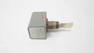 JOHNSON CONTROLS F61KB-11C LIQUID FLOW SWITCH