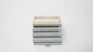 ALLEN BRADLEY 1794-OWB 8-POINT ISOLATED RELAY OUTPUT MODULE