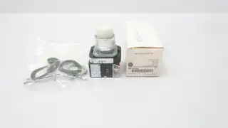ALLEN BRADLEY 800T-QTH2W WHITE PILOT LIGHT 12-130V-AC/DC