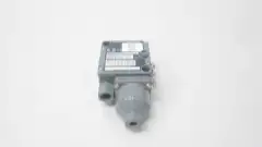ALLEN BRADLEY 836T-T251J PRESSURE SWITCH 24-600V-AC 30IN.VAC-35PSI 1/4IN